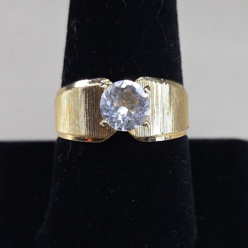 Vintage Gold Tone Textured Band Clear Stone Solitaire Cocktail Ring Size 10.25